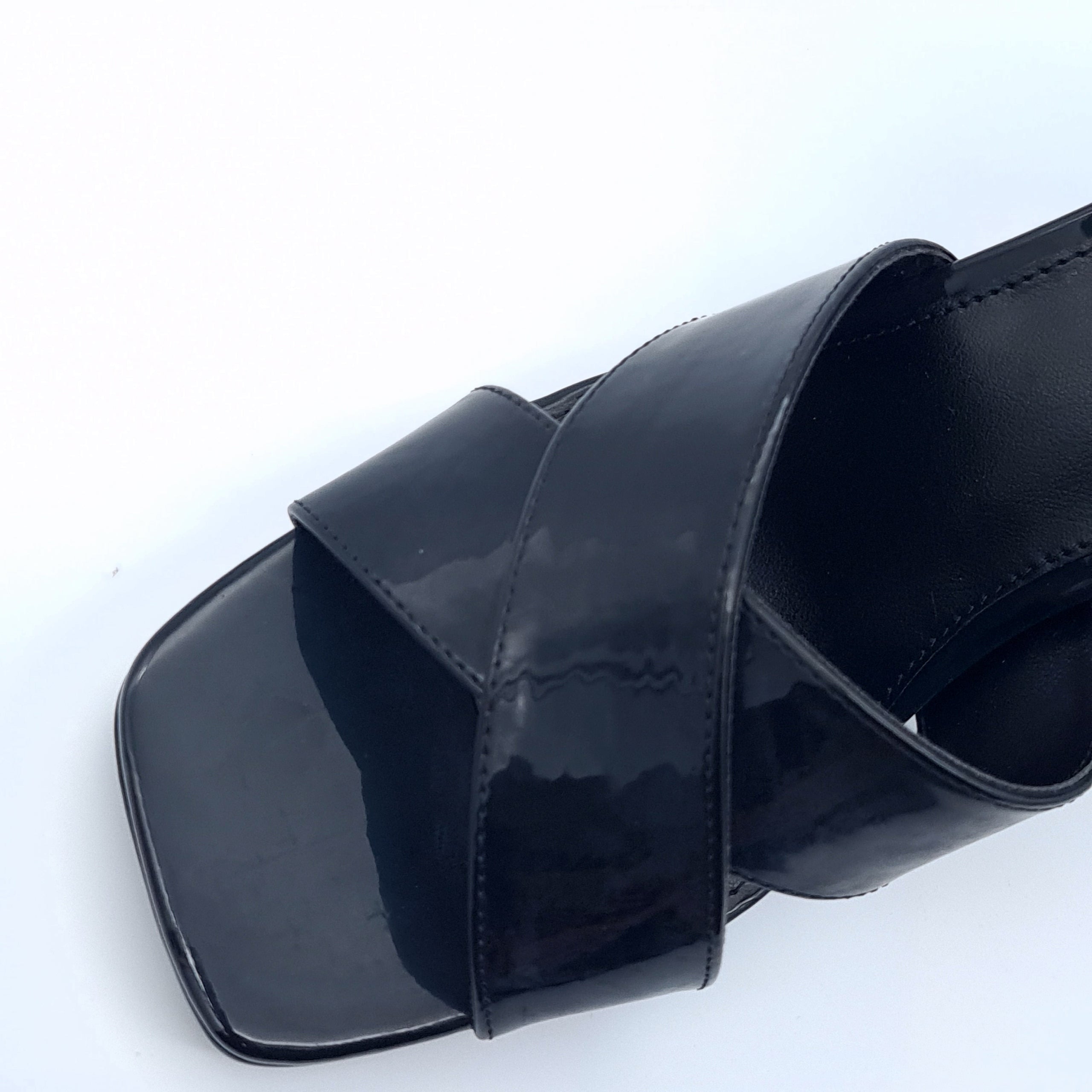 Sandały Steve Madden Suray 39 Czarne Lakierowane Słupki Platforma DEFEKT