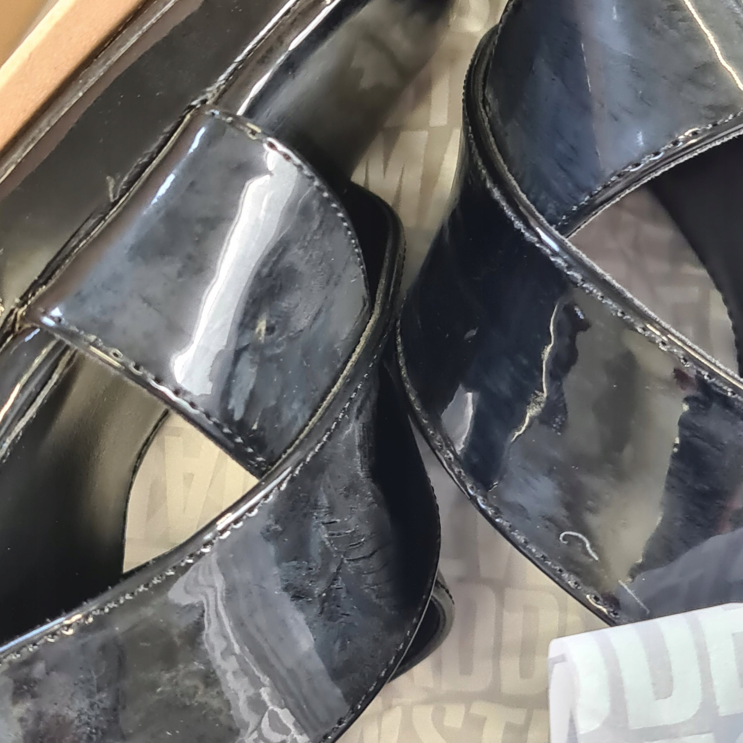 Sandały Steve Madden Suray 39 Czarne Lakierowane Słupki Platforma DEFEKT