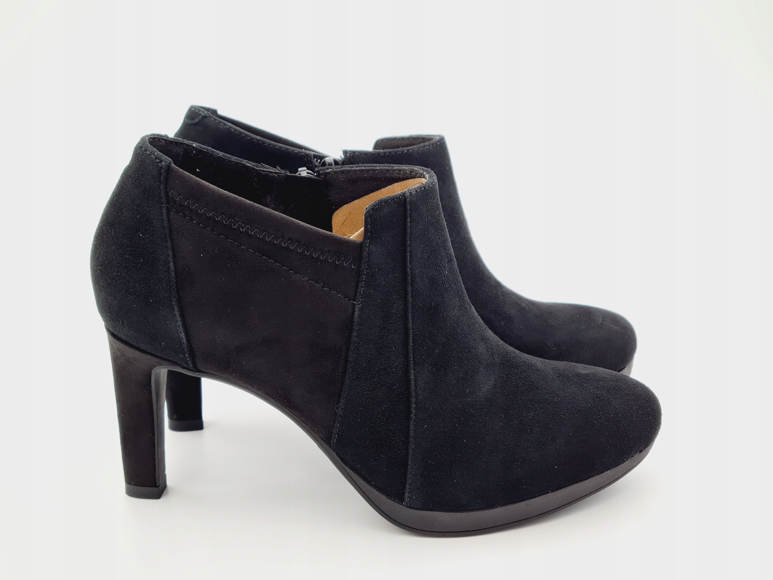 Botki Clarks Ambyr Hope Czarne Zamsz Rozm 38 Słupek