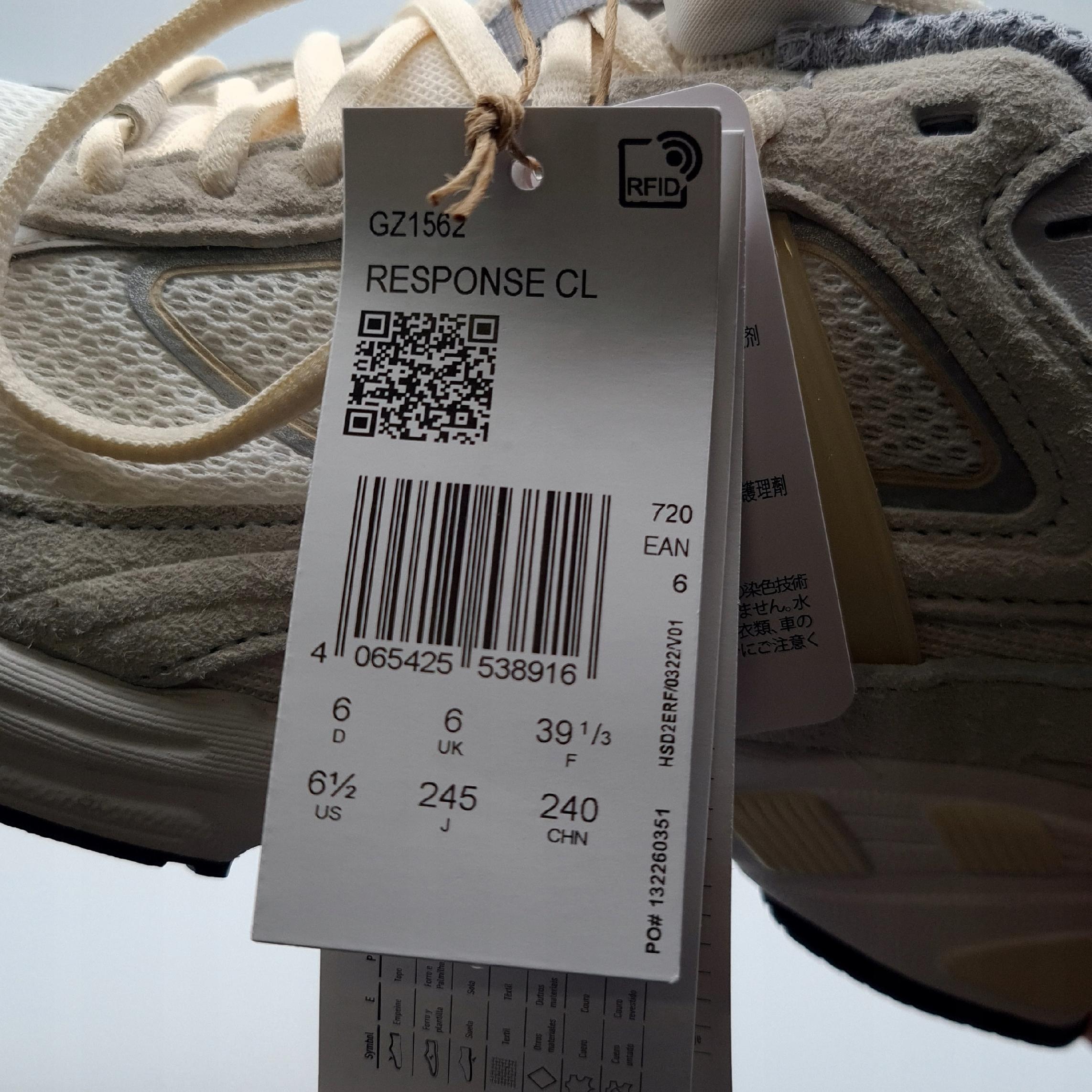 Buty Adidas Response CL r. 39 1/3 GZ1562 Po zwrocie URWANA SZNURÓWKA