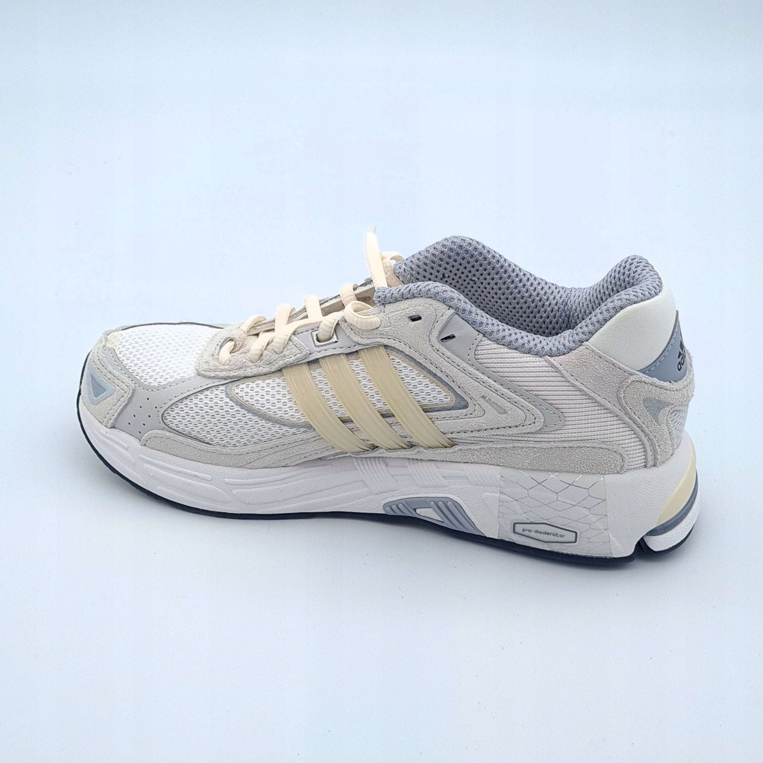 Buty Adidas Response CL r. 39 1/3 GZ1562 Po zwrocie URWANA SZNURÓWKA