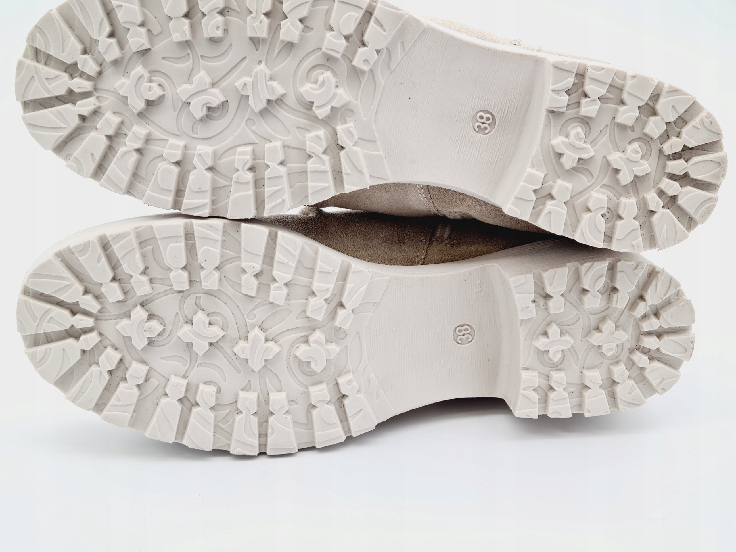 Botki Zamszowe LAZAMANI 85.516 Beżowe r. 38 OutLet