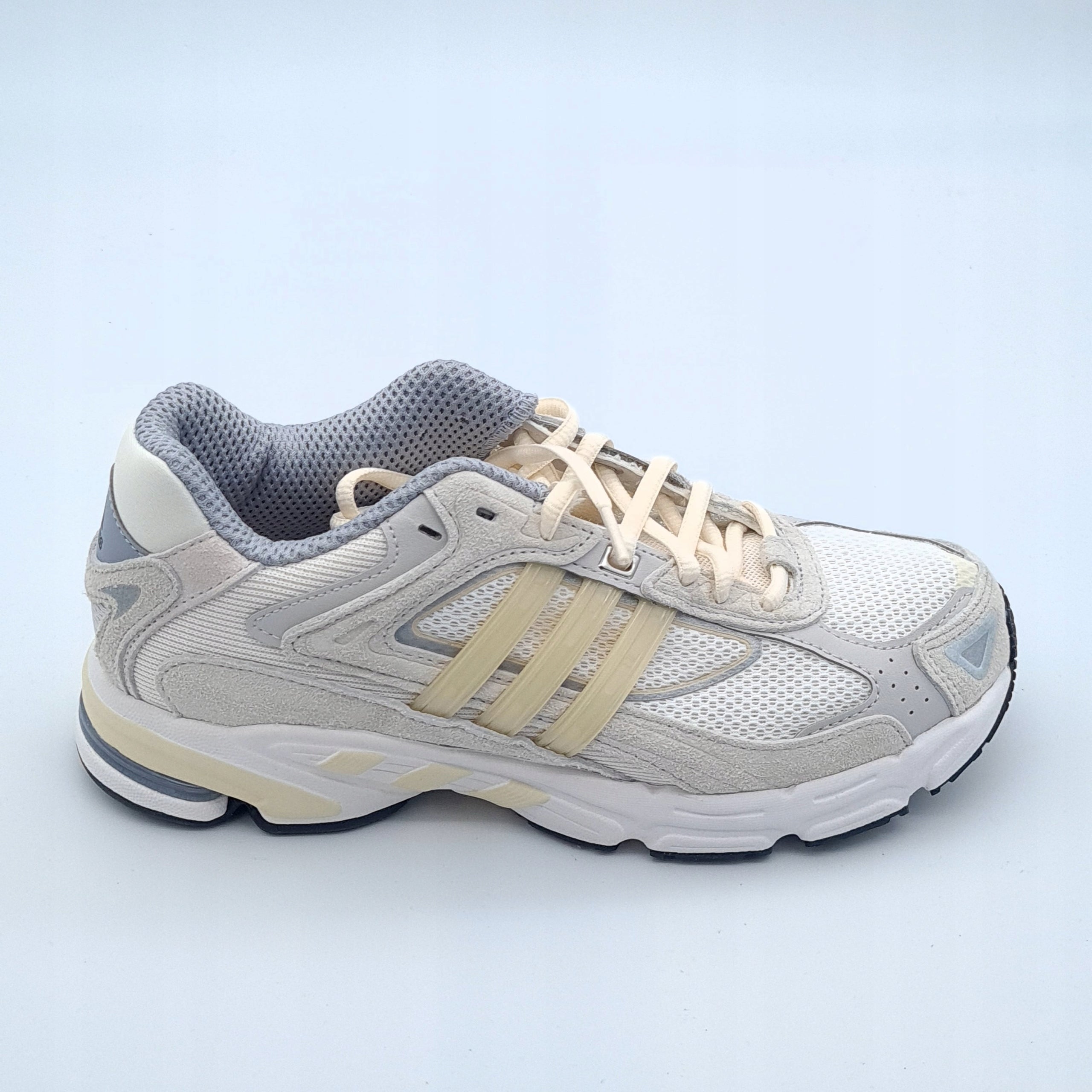Buty Adidas Response CL r. 39 1/3 GZ1562 Po zwrocie URWANA SZNURÓWKA